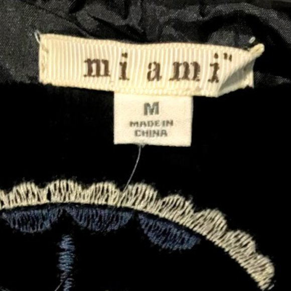 NEW Francesca's Hillary Embroidered Front Skirt - Picture 4 of 4